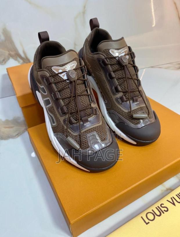 Louis Vuttion Runner Tactic Sneaker photo 2