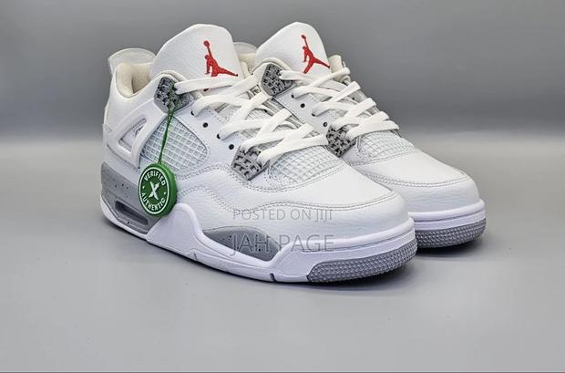 Oreo White Jordan 4 photo 2