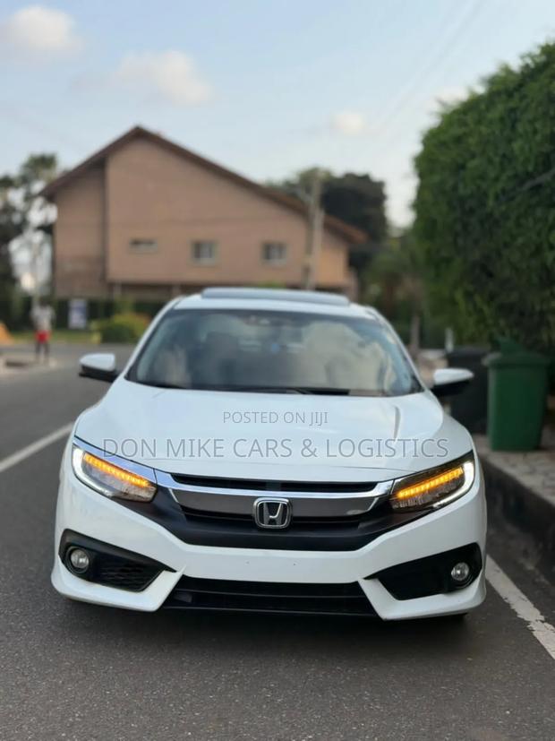 Honda Civic Touring 4dr Sedan (1.5L 4cyl) 2017 White photo 4