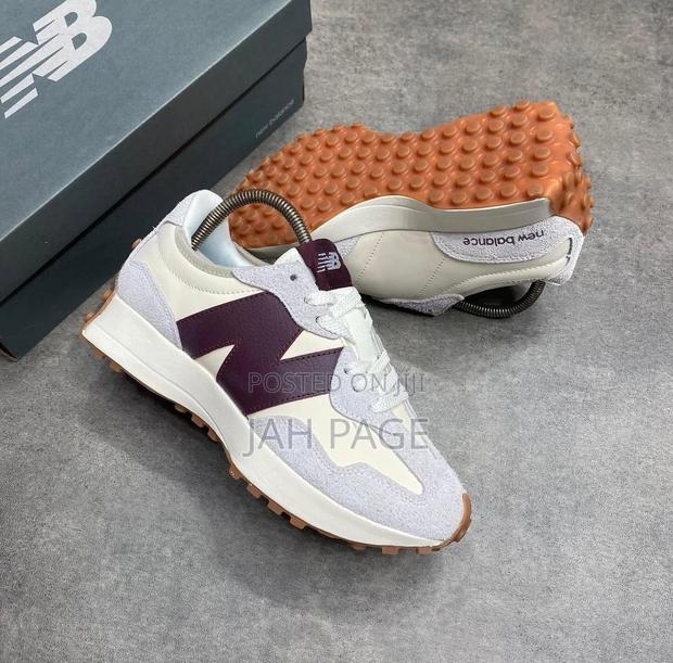 New Balance 327 Moonbeam Sneakers photo 2