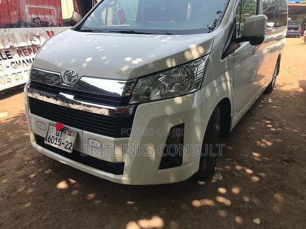 Mini Bus Available for Rentals Toyota Hiace! photo 2
