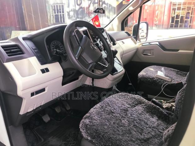 Mini Bus Available for Rentals Toyota Hiace! photo 4
