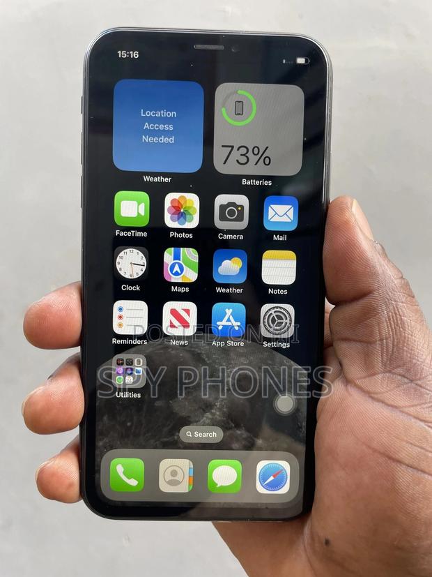 Apple iPhone XR 256 GB Black · Photo 4