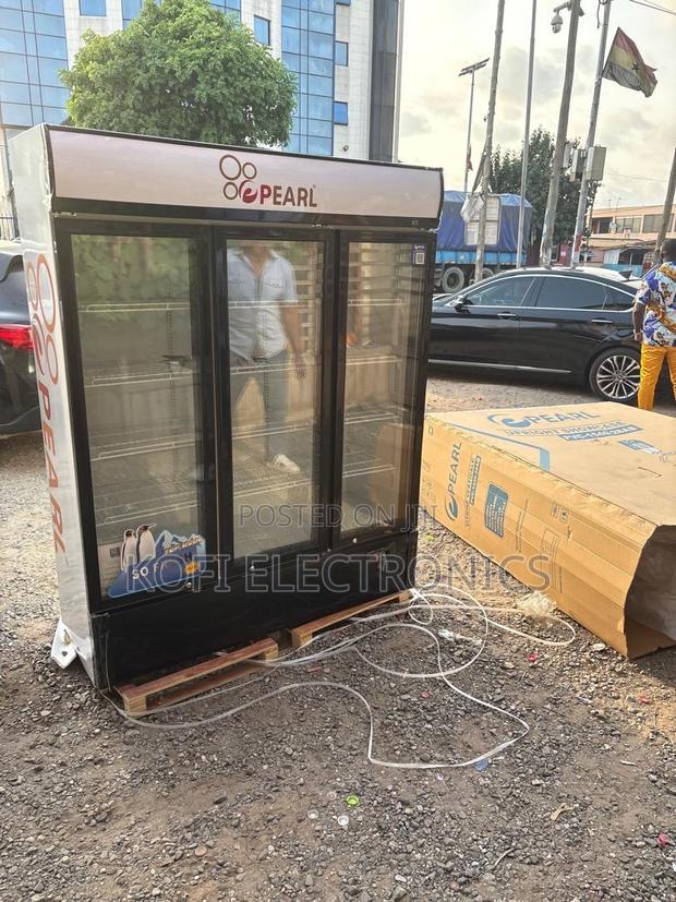 Pearl 780l Premium Showcase Fridge – Crystal Clear · Photo 2