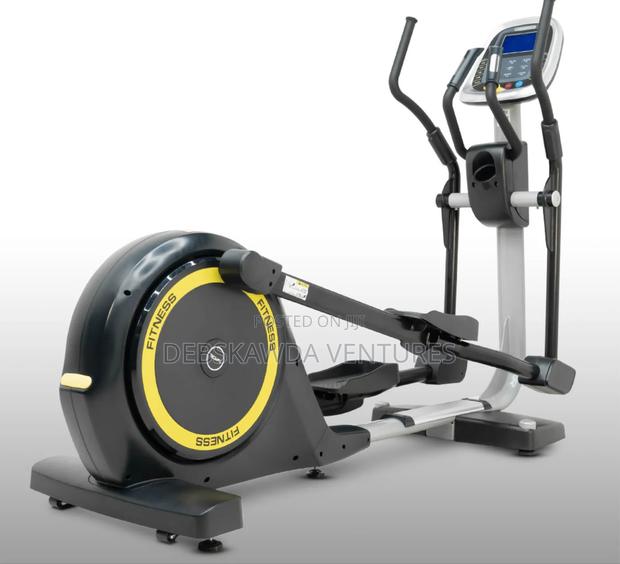 Elliptical Commercial Machine · Photo 3