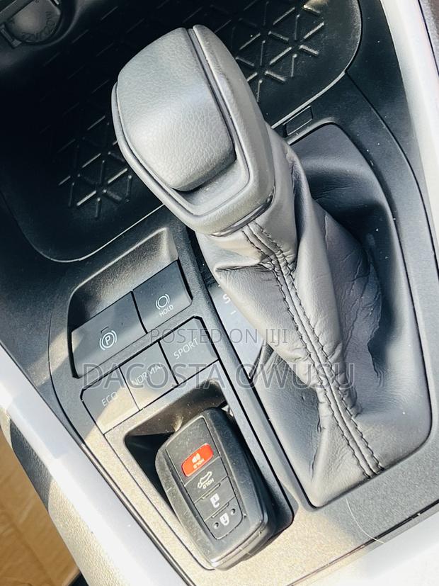 Toyota RAV4 XLE AWD 2023 Gray