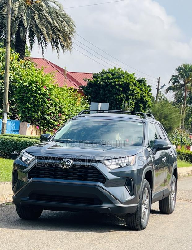 Toyota RAV4 XLE AWD 2023 Gray