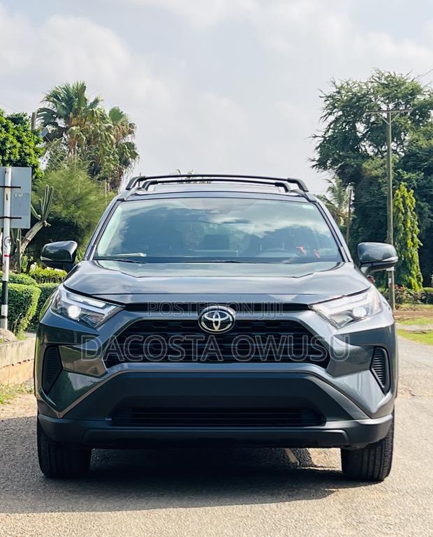Toyota RAV4 XLE AWD 2023 Gray