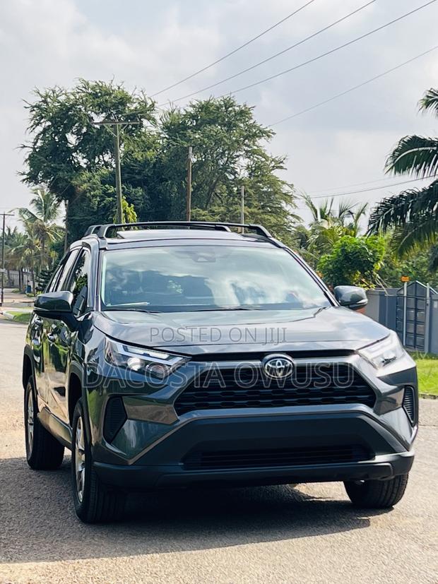 Toyota RAV4 XLE AWD 2023 Gray