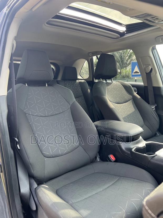 Toyota RAV4 XLE AWD 2023 Gray