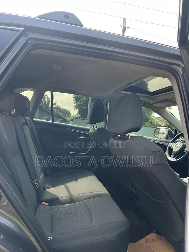 Toyota RAV4 XLE AWD 2023 Gray