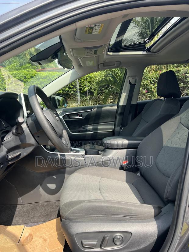 Toyota RAV4 XLE AWD 2023 Gray