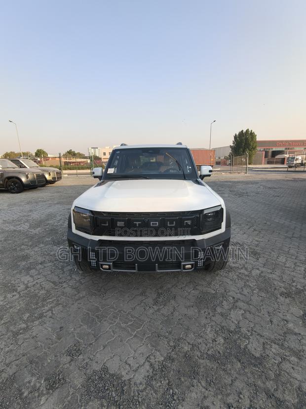 New Jetour T2 2.0 Petrol AWD 2025 White photo 3