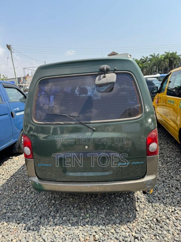 Hyundai H-100 2004 Green photo 2