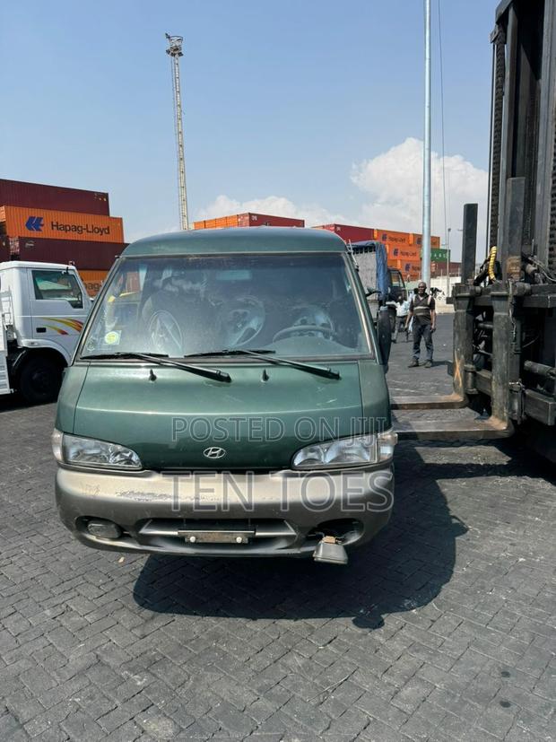 Hyundai H-100 2004 Green photo 6