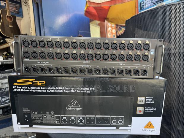 Behringer S32 32-Input / 16-Output Digital Stage Box. · Photo 3