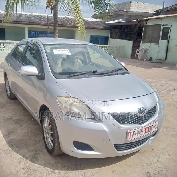 Toyota Belta 2010 Silver