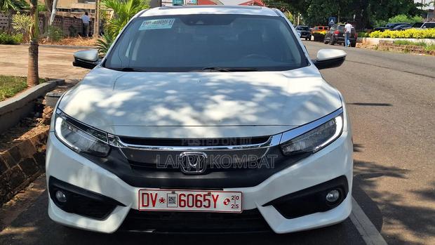 Honda Civic Touring 4dr Sedan (1.5L 4cyl) 2017 White