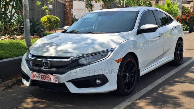 Honda Civic Touring 4dr Sedan (1.5L 4cyl) 2017 White