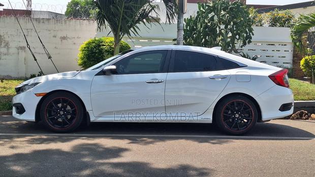 Honda Civic Touring 4dr Sedan (1.5L 4cyl) 2017 White