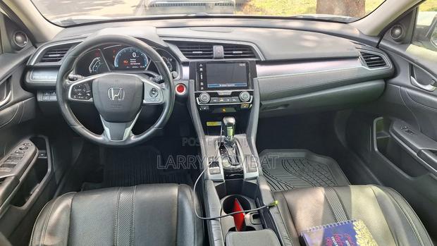 Honda Civic Touring 4dr Sedan (1.5L 4cyl) 2017 White