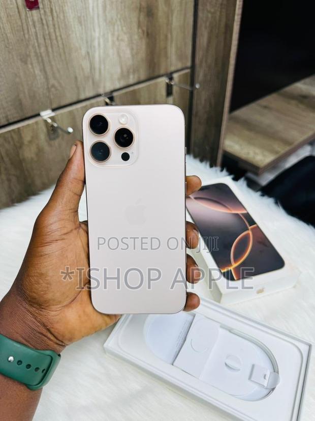 Apple iPhone 16 Pro Max 256 GB White · Photo 4
