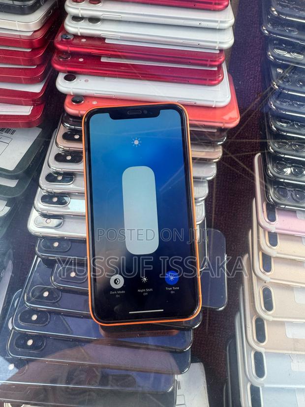 New Apple iPhone XR 128 GB Orange