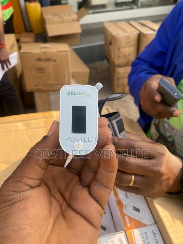 Arcziel Pulse Oximeter White photo 2