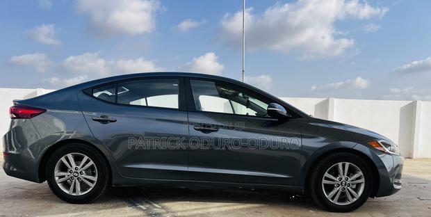 Hyundai Elantra SEL 2018 Gray