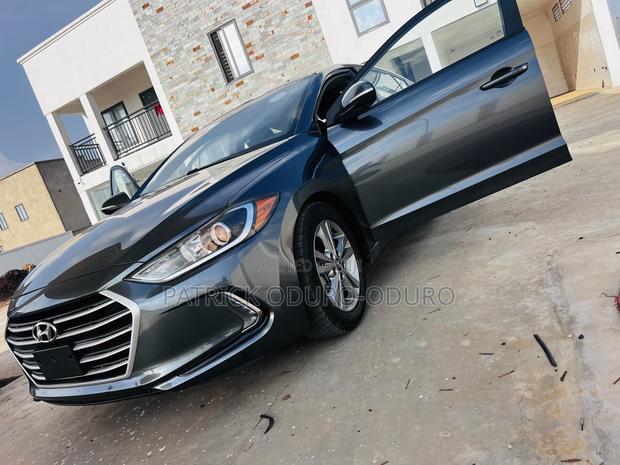 Hyundai Elantra SEL 2018 Gray