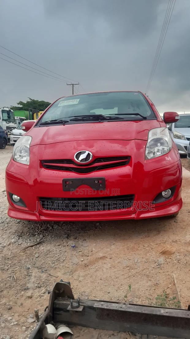 Toyota Vitz 2010 Red