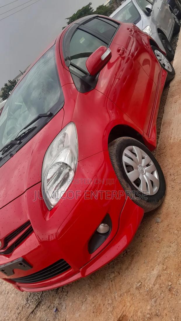 Toyota Vitz 2010 Red