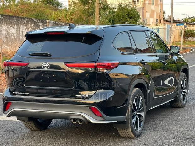 Toyota Highlander 2022 Black