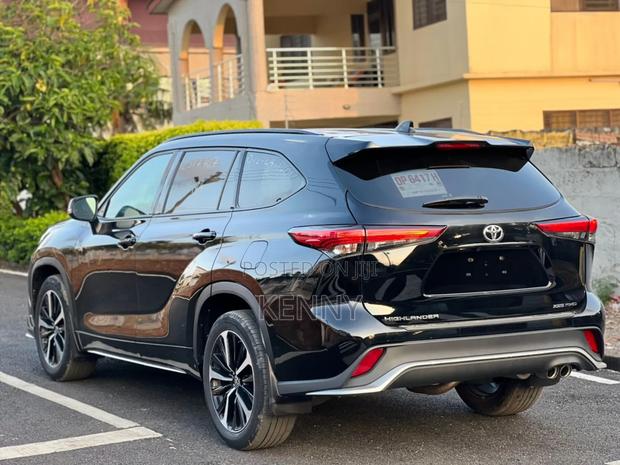 Toyota Highlander 2022 Black