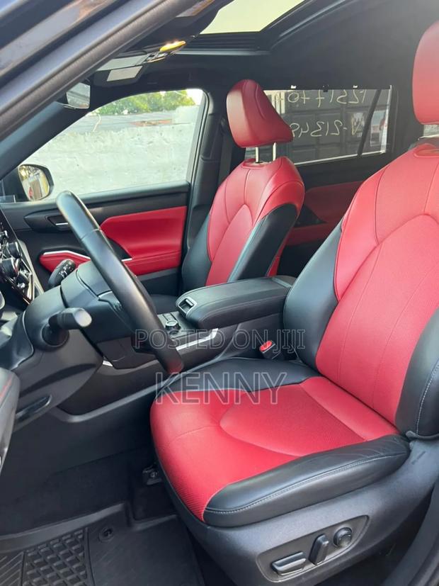 Toyota Highlander 2022 Black