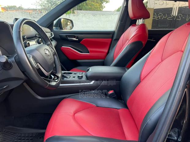 Toyota Highlander 2022 Black