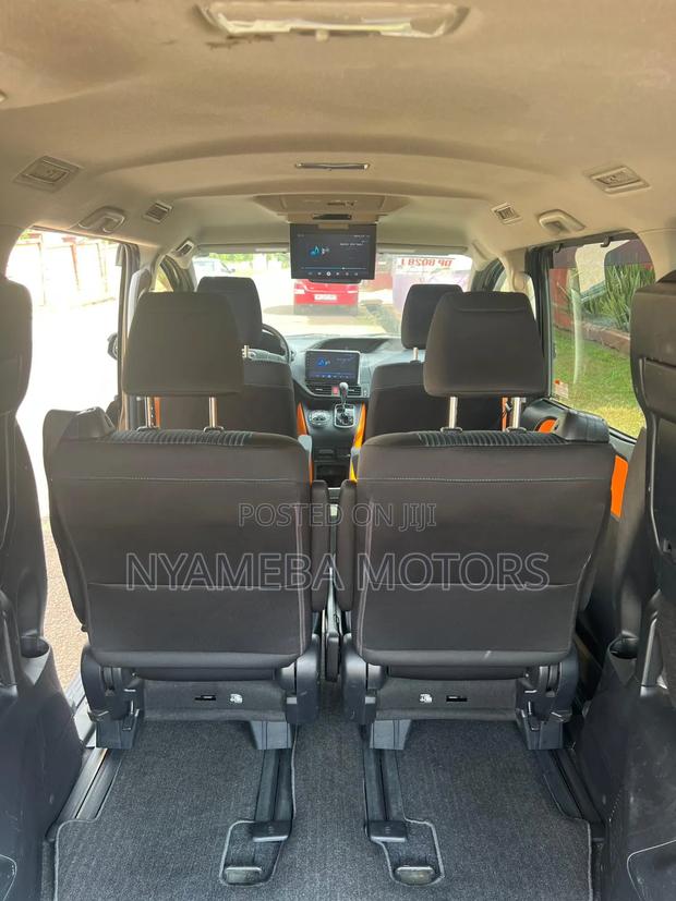 Toyota Voxy SV Premium 2014 Black