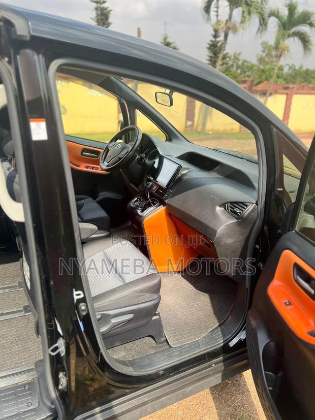 Toyota Voxy SV Premium 2014 Black