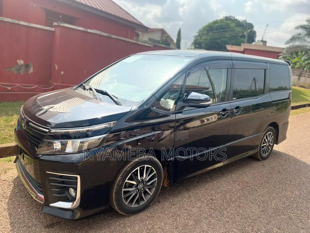 Toyota Voxy SV Premium 2014 Black