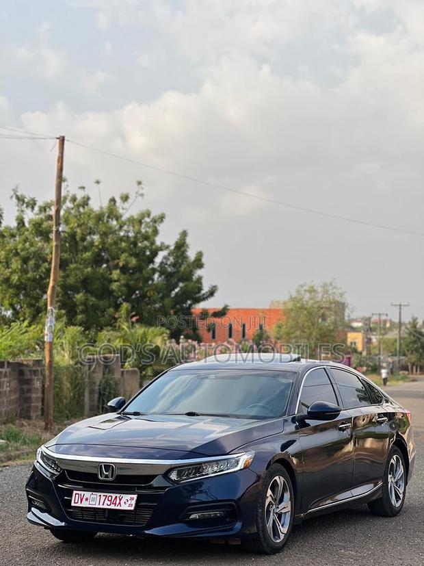 Honda Accord Touring 2018 Black photo 2