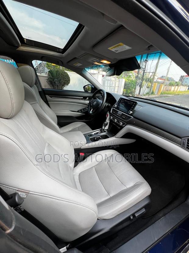 Honda Accord Touring 2018 Black photo 4