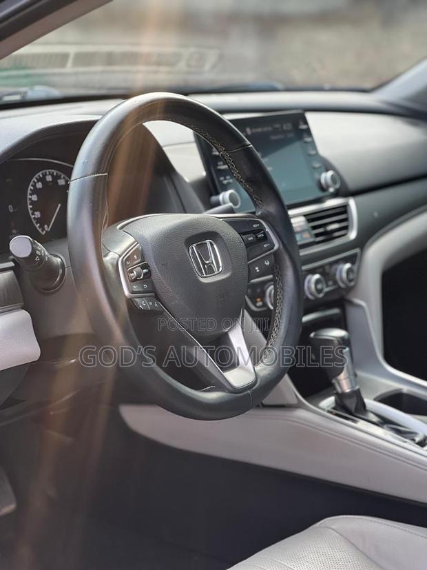 Honda Accord Touring 2018 Black photo 3