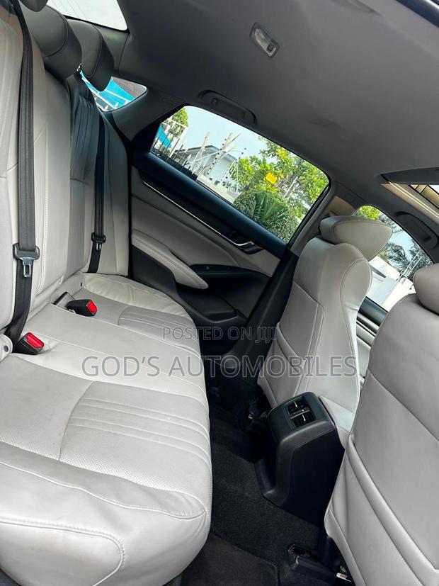 Honda Accord Touring 2018 Black photo 5