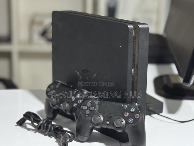 Ps4 Slim With 2 Controllers Jailbroken With Games of Ur Choice