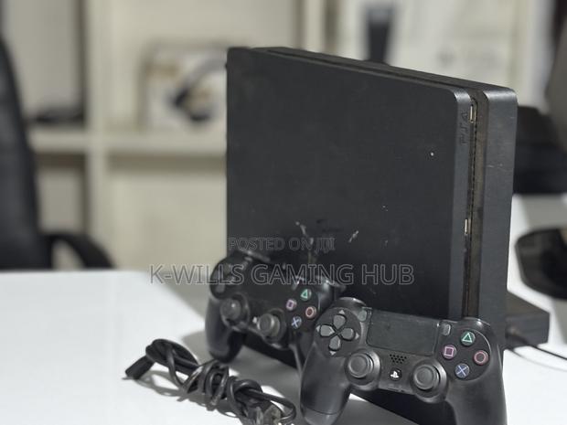 Ps4 Slim With 2 Controllers Jailbroken With Games of Ur Choice photo 6