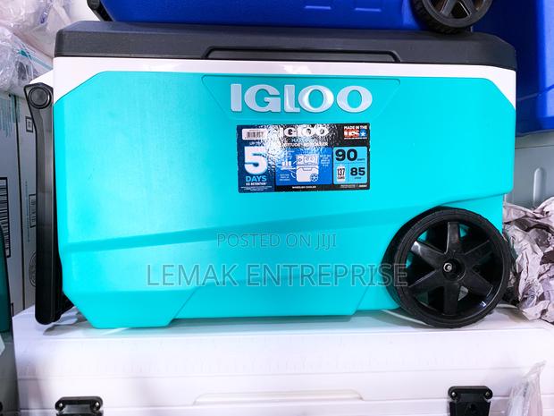 Igloo Latitude 90 Qt Roller Cooler photo 2