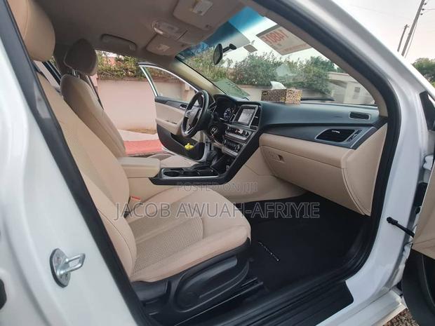 Hyundai Sonata SE 2018 White