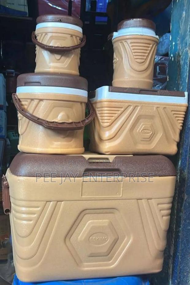 Eskimo Ice Chest Cooler and Food Warmer Set.