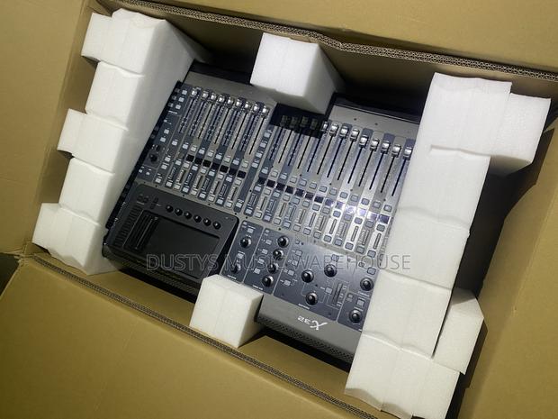 Behringer X32 Digital Mixer photo 4