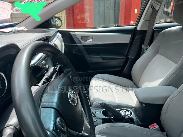 Toyota Corolla 2016 Gray photo 3